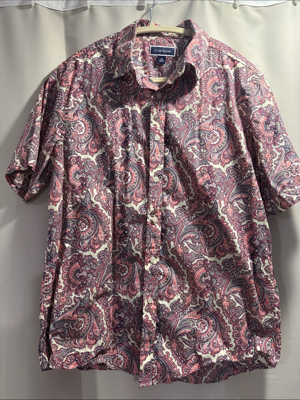 Club Room Men’s Pink and White Paisley Short-Sleeve Button-Down Shirt